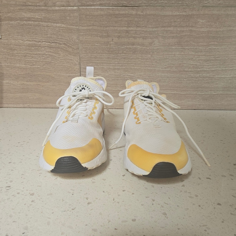 Nike Air Huarache Womans 7.5 Run Ultra White Pale Yellow Sneakers 819151-102 - Picture 3 of 9
